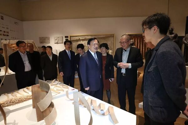 省委书记夏宝龙参观「大学望境」特展 强调支持中国美院加快建设世界一流大学