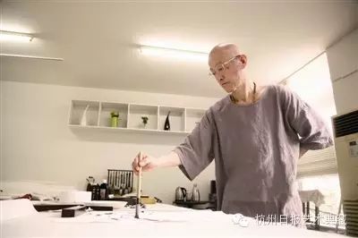 【艺术赏析】继承以书入画传统 拓展抽象化山水画法——董也山书画赏析