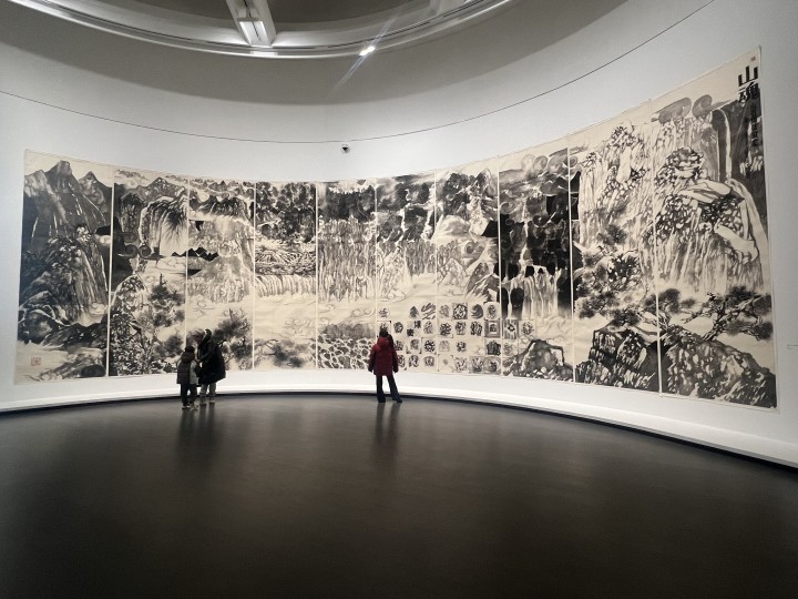 画“山”三十年,卓鹤君“山魂”作品展亮相中国美院美术馆