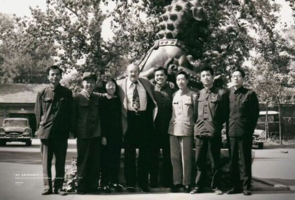 “兴来如答——博巴与中国当代绘画文献展”在罗马尼亚布加勒斯特中国文化中心开幕